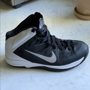 Nike HyperQuickness Basketball Sneakers